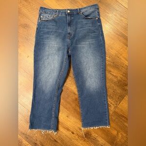 FRYE Cropped Jeans with Frayed Hem